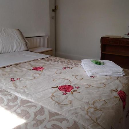 Renovated 4-Bed Home - Sleeps 9 - Parking - Spa Blackpool Dış mekan fotoğraf