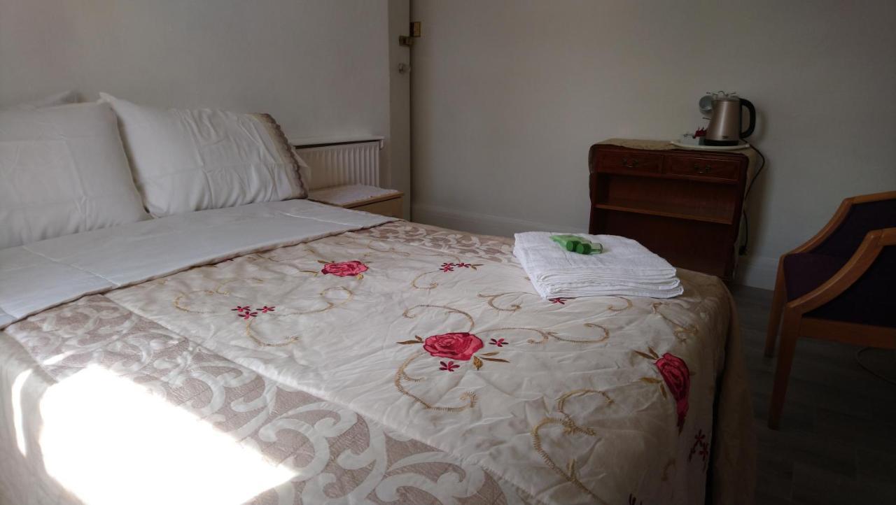 Renovated 4-Bed Home - Sleeps 9 - Parking - Spa Blackpool Dış mekan fotoğraf