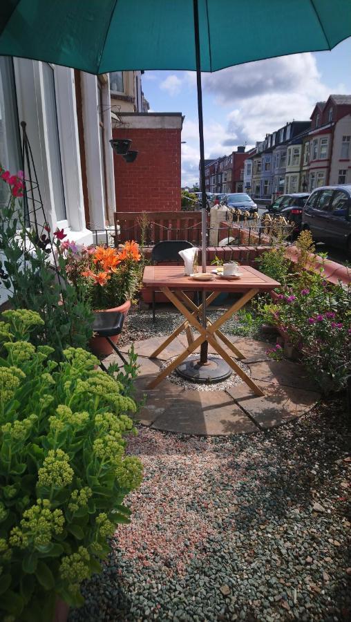 Renovated 4-Bed Home - Sleeps 9 - Parking - Spa Blackpool Dış mekan fotoğraf